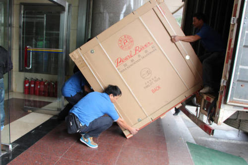 红山钢琴贵重工艺品无忧运